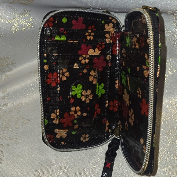 Sakroots Ella Smartphone Sling - Picture 5 of 6